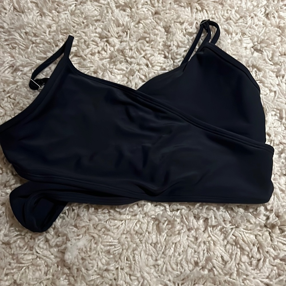 abercrombie and fitch size s bathing suit top barely worn